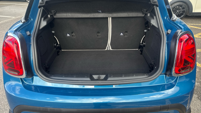 MINI Hatchback 1.5 Cooper Exclusive 5dr Auto Petrol Hatchback